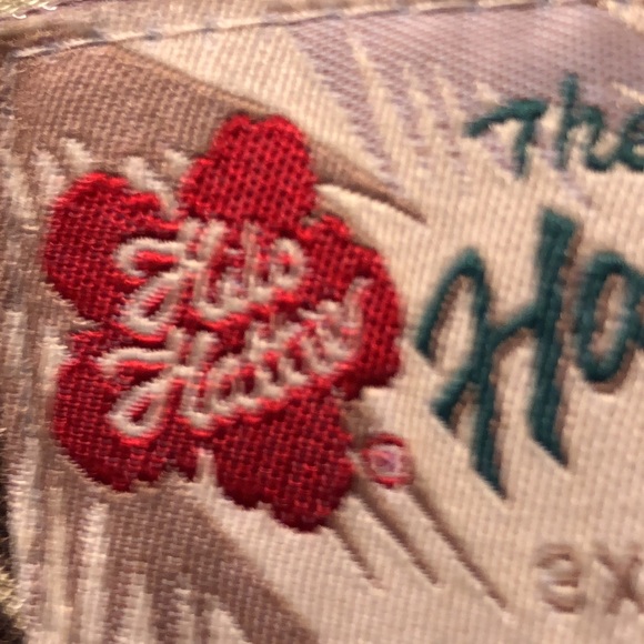 Hilo Hattie’s, Store of Hawaii Beautiful Mens Shirt - Picture 9 of 9